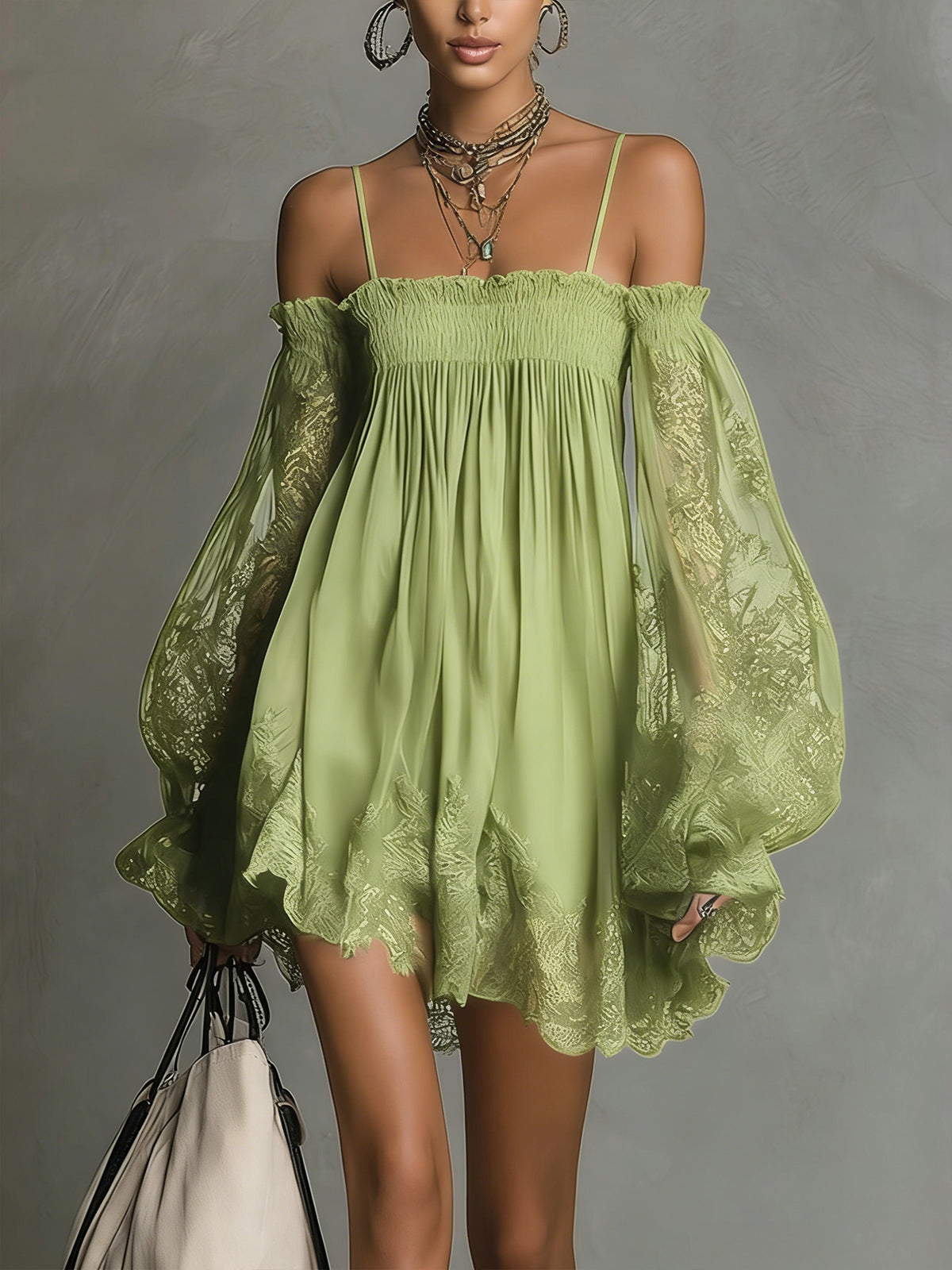 vestido mini de chiffon con encaje y hombros descubiertos. Vejer