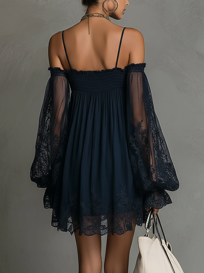 vestido mini de chiffon con encaje y hombros descubiertos. Vejer