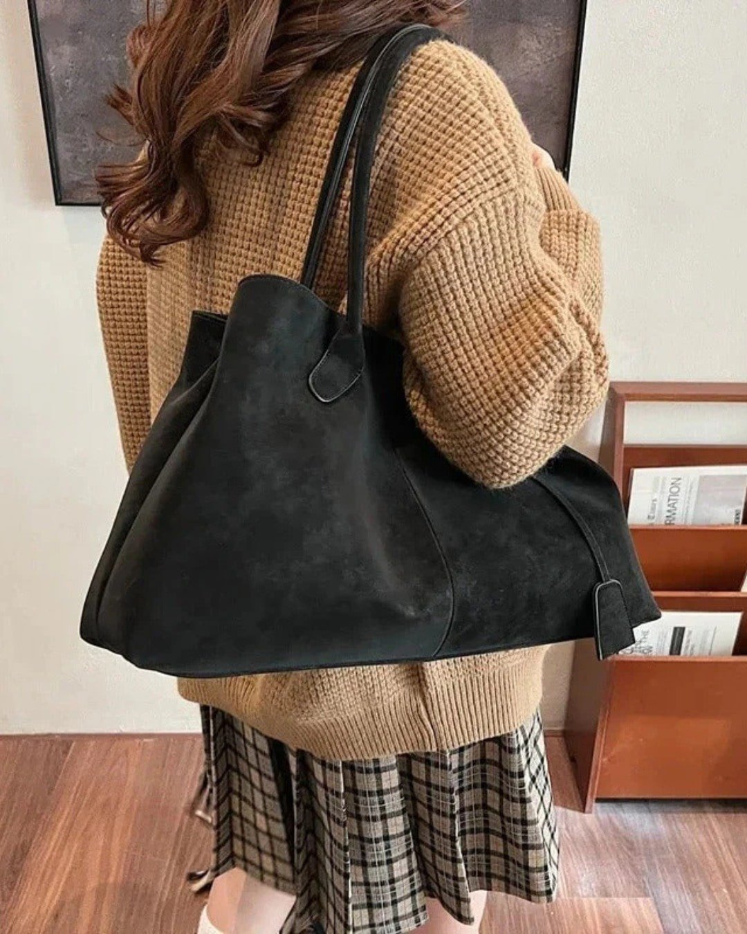 tote de piel sintética con maxi capacidad. Mara