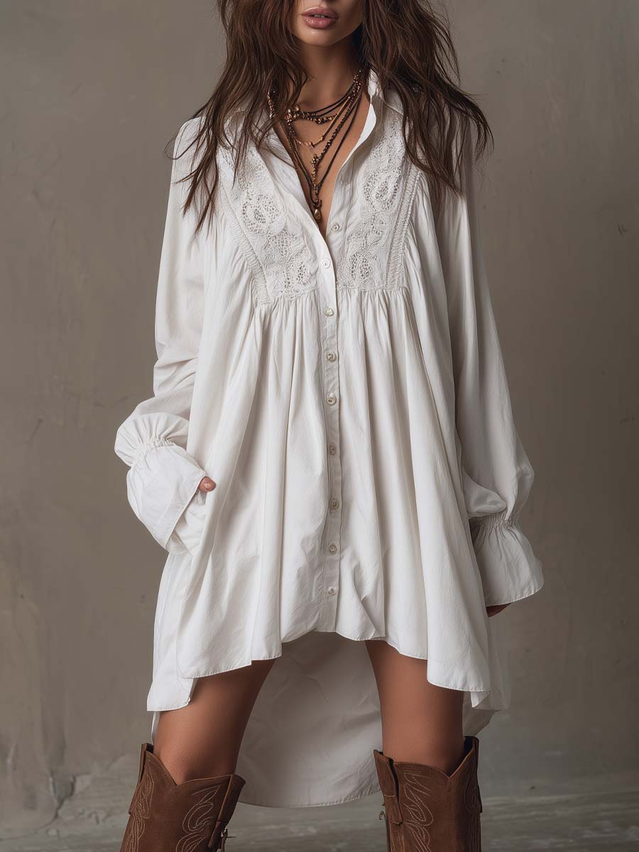 vestido mini de encaje con mangas largas y bajo irregular. Begur