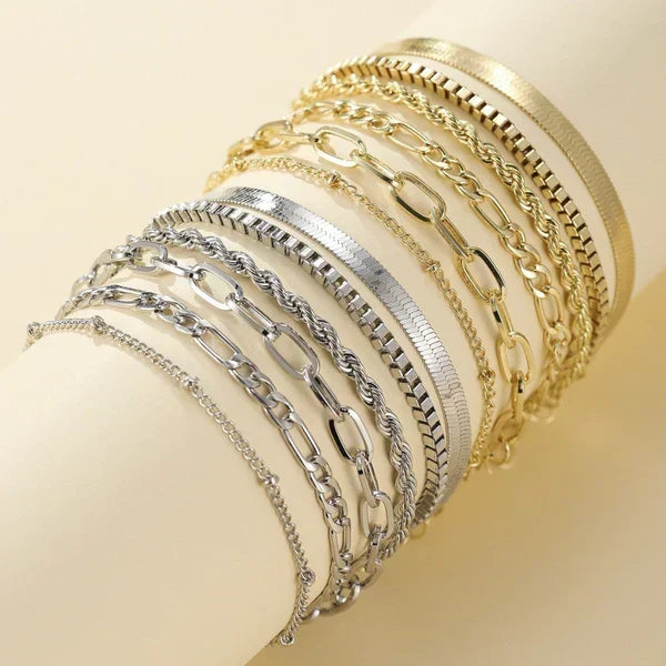 set de 5 pulseras de cadena fina. Llivia