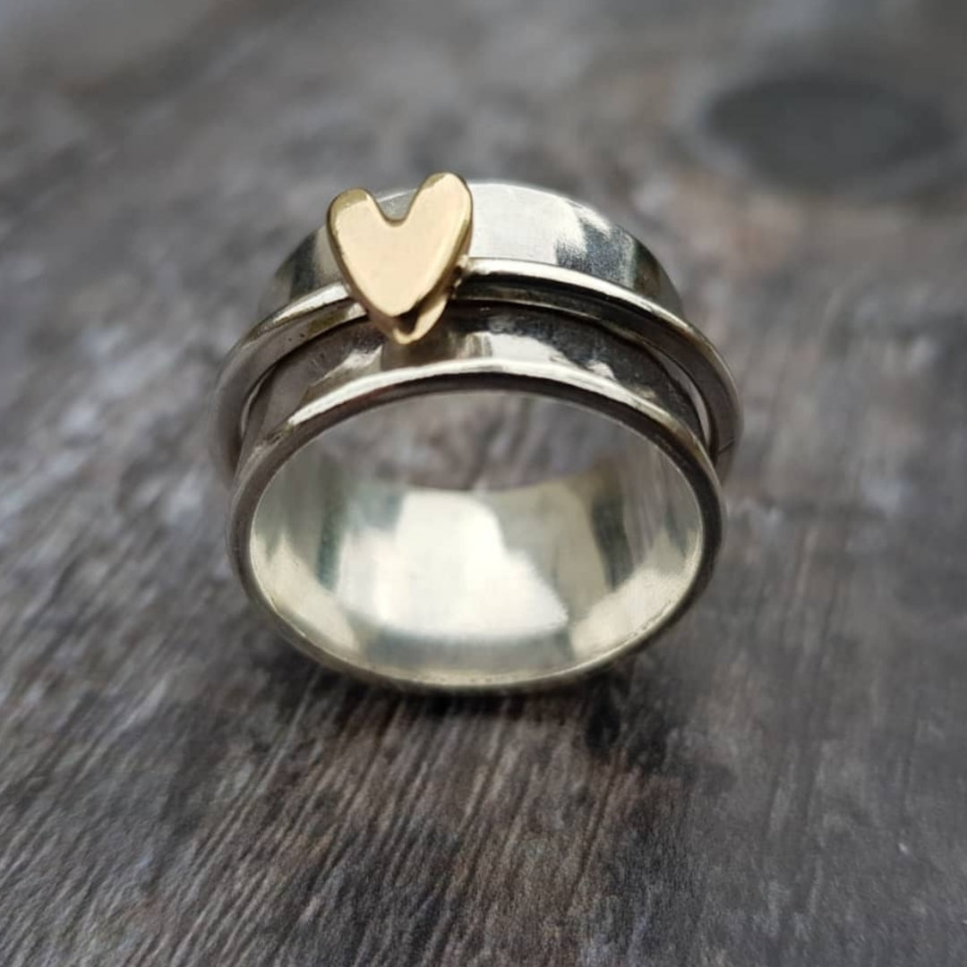 anillo de plata con corazón dorado. Getaria