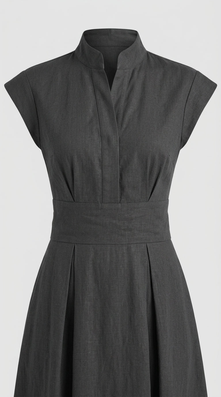 Tabarca — vestido midi plisado con escote estructurado