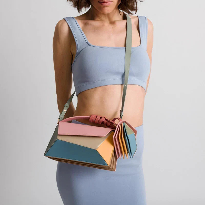 bolso bandolera estructurado de piel vegana. Sanare