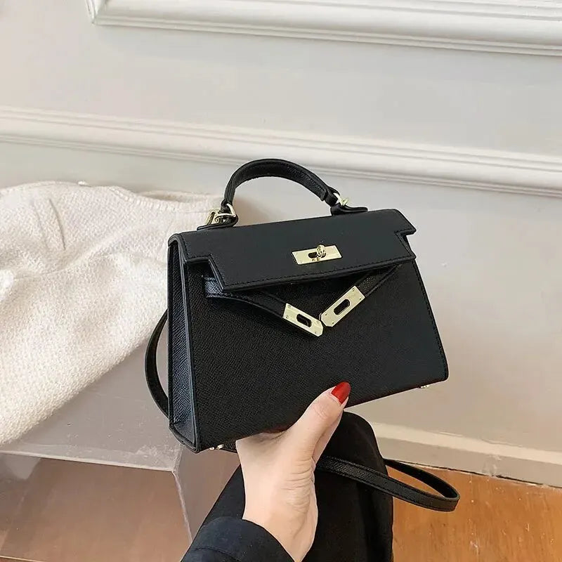 bolso bandolera de piel con solapa. Tarifa