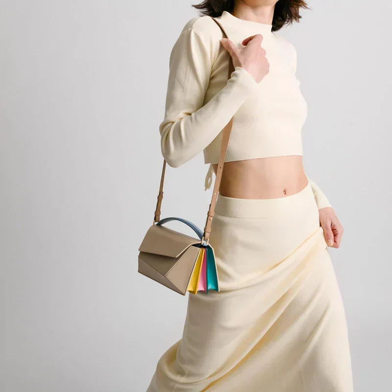 bolso bandolera estructurado de piel vegana. Sanare