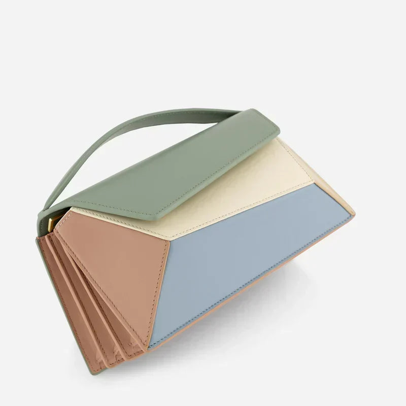 bolso bandolera estructurado de piel vegana. Sanare
